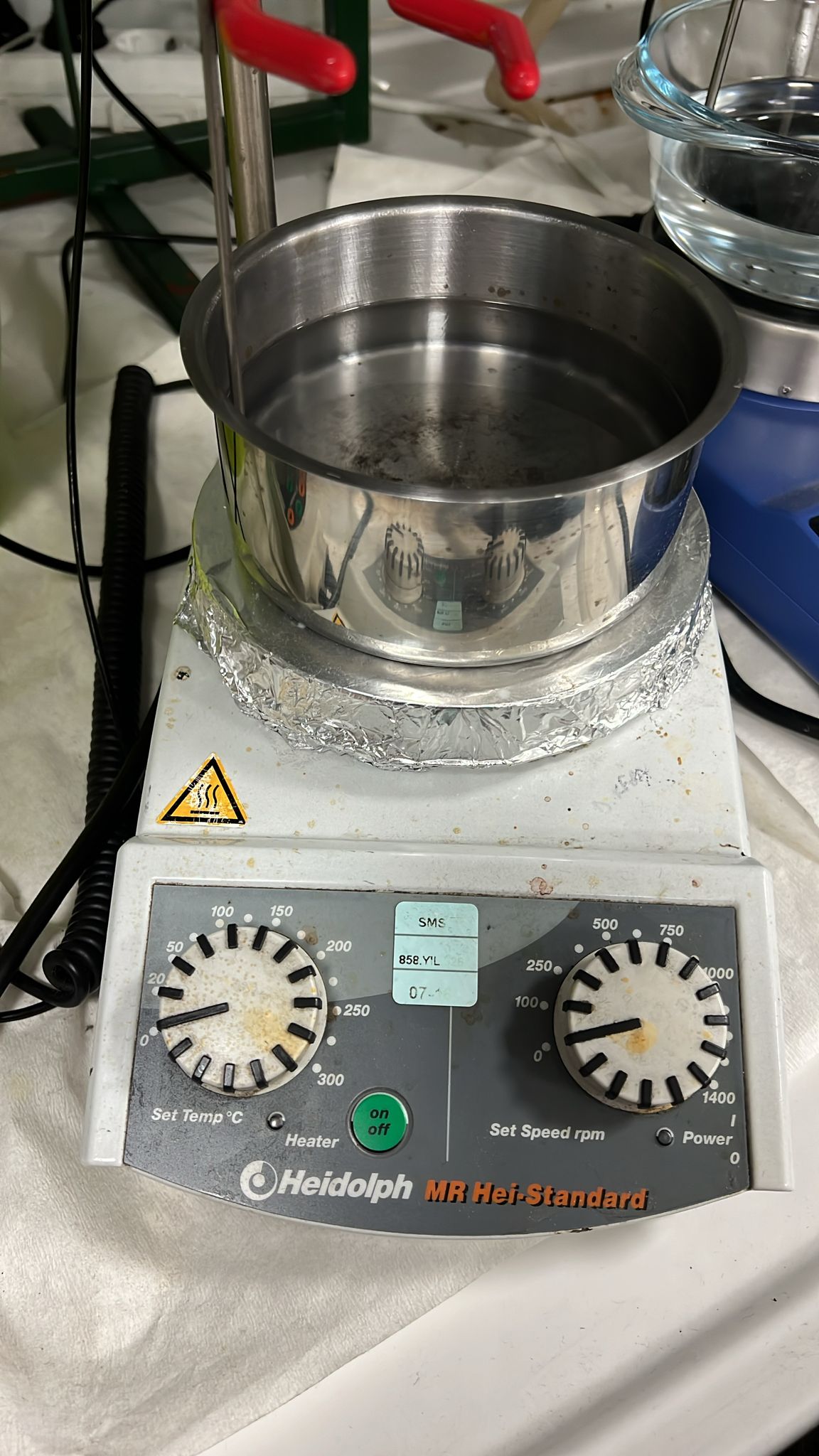 Manyetik karıştırıcılı ısıtıcı-Fotoğraf